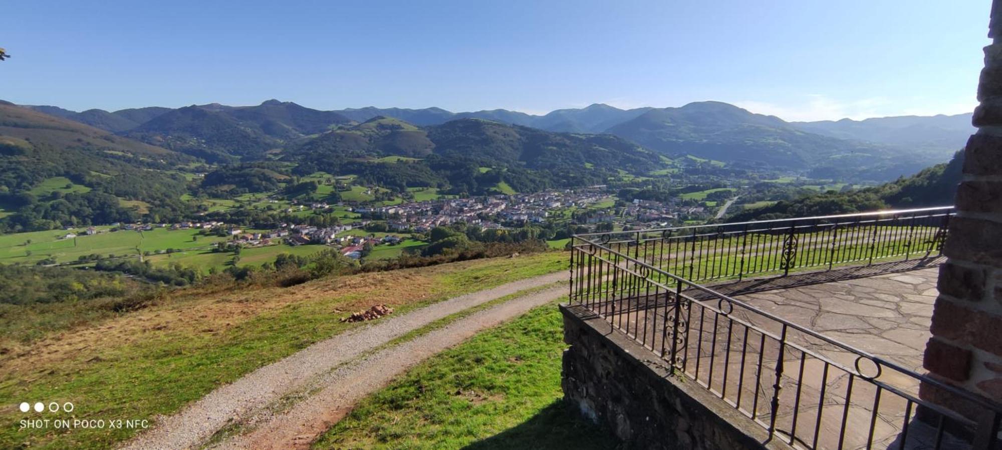 Autxikoborda Pension Elbete Buitenkant foto