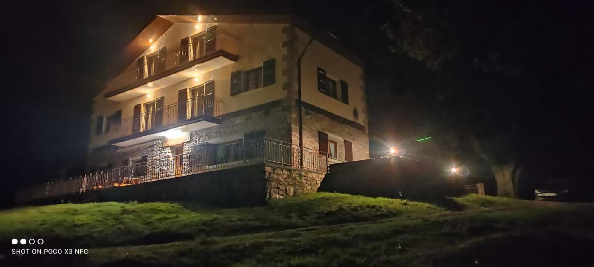 Autxikoborda Pension Elbete Buitenkant foto