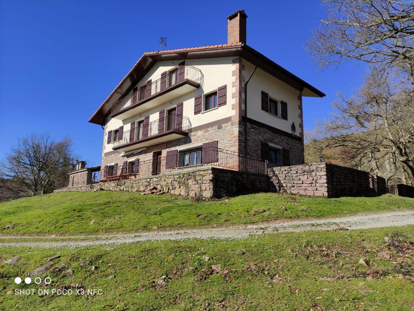 Autxikoborda Pension Elbete Buitenkant foto
